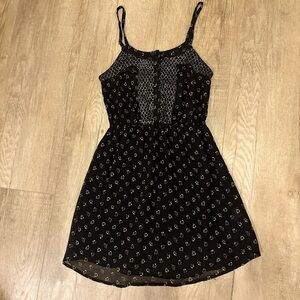 URBAN OUTFITTERS |  XS  |  Staring at Stars  |  Black Sleeveless Dress